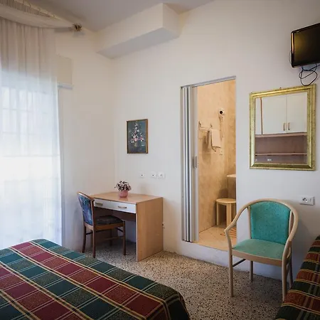 Marco Polo Hotel 2*
