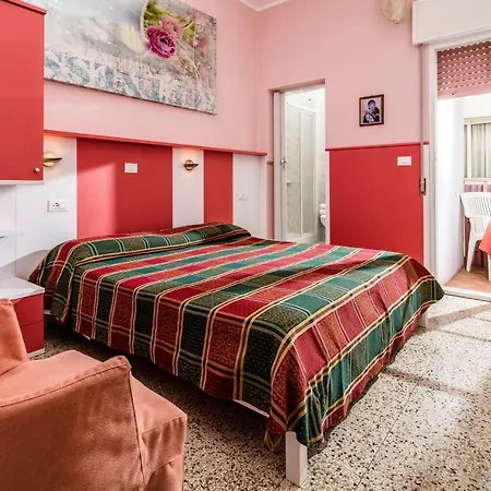 Marco Polo Hotel 2*